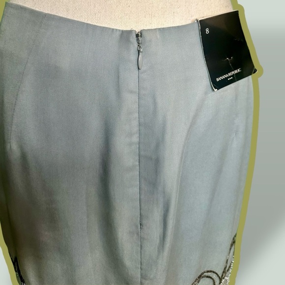 NWT Banana Republic Light Gray Ornate Beaded Bohemian Style Skirt Size 8 - Picture 13 of 14